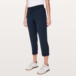 lululemon on the fly crop woven true navy 6
